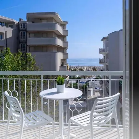 Otel Constellation 3*