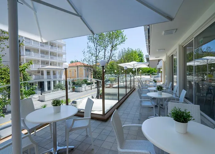 Hotel Constellation 3*